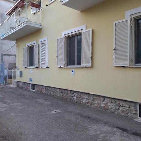 B&B A Casa Di Antonella スカウリ エクステリア 写真