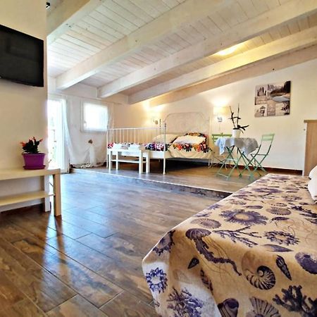 B&B A Casa Di Antonella スカウリ エクステリア 写真