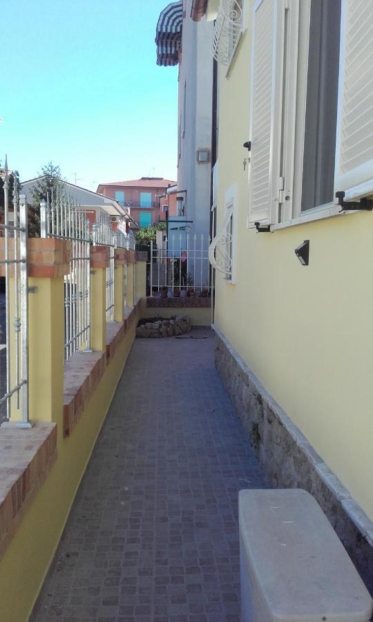 B&B A Casa Di Antonella スカウリ エクステリア 写真