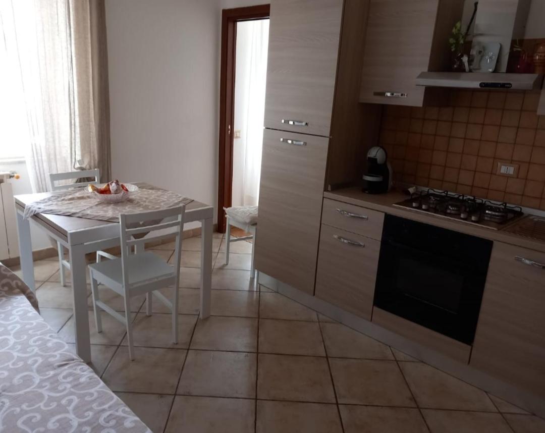 B&B A Casa Di Antonella スカウリ エクステリア 写真