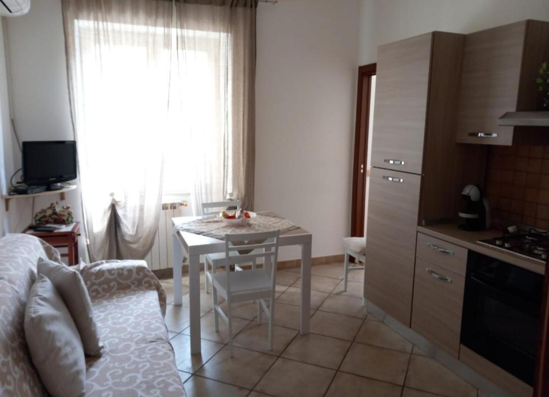 B&B A Casa Di Antonella スカウリ エクステリア 写真